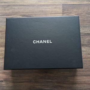 Chanel box for woc